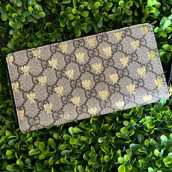 Like new Gucci Supreme Bee long wallet with zipper, with dust bag only - Picture 3 of 9